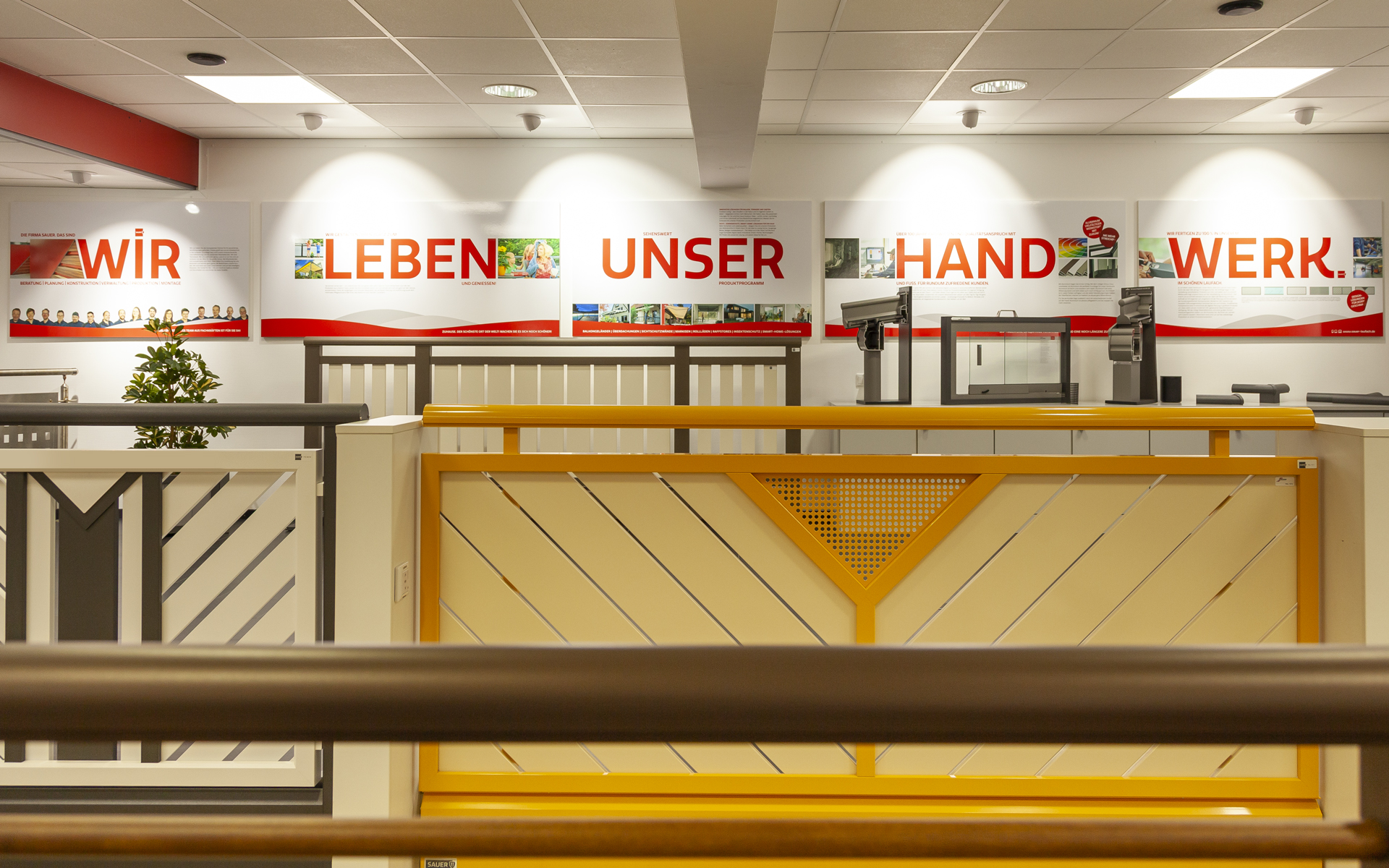 Sauer Ausstellung Balkongeländer